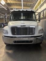 FREIGHTLINER BUSINESS CLASS M2 106