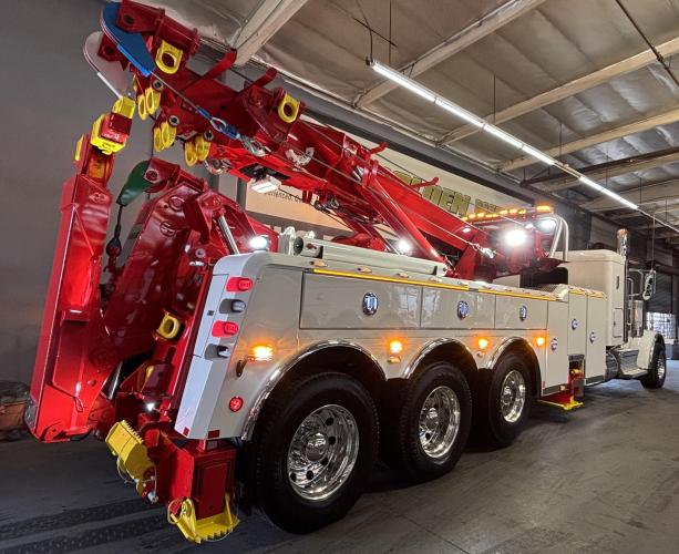 PETERBILT 389