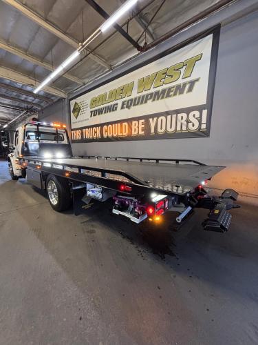 FREIGHTLINER BUSINESS CLASS M2 106
