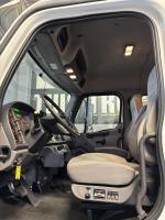 FREIGHTLINER BUSINESS CLASS M2 106