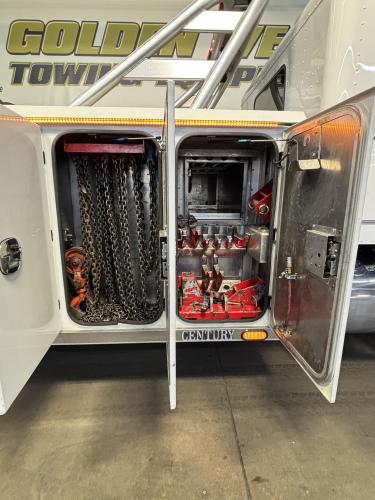 PETERBILT 389