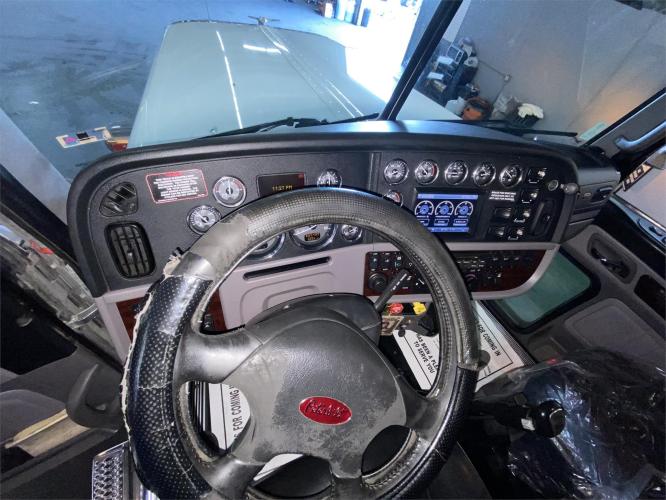PETERBILT 389