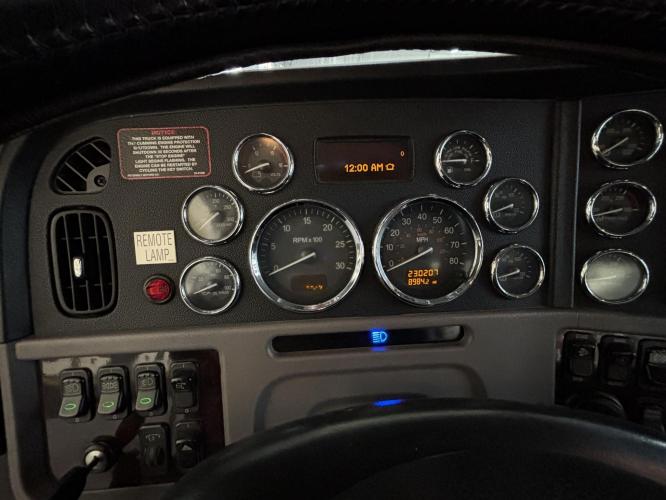 PETERBILT 388