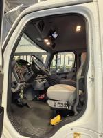 FREIGHTLINER BUSINESS CLASS M2 106