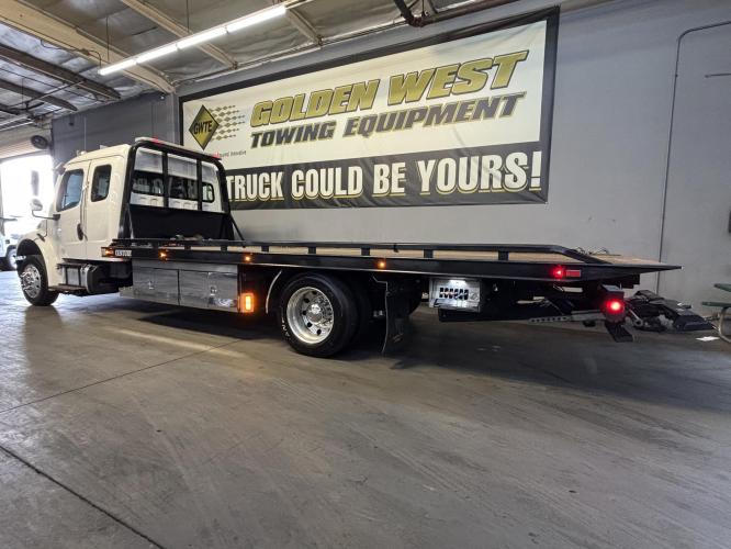 FREIGHTLINER BUSINESS CLASS M2 106