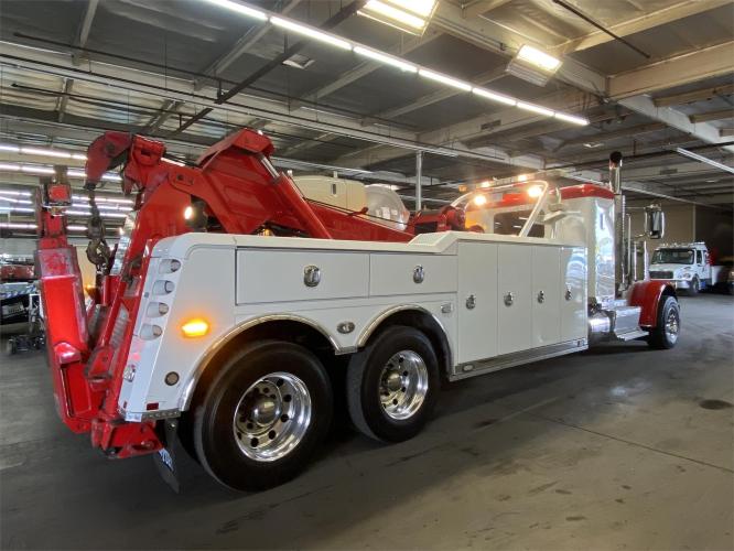 PETERBILT 389