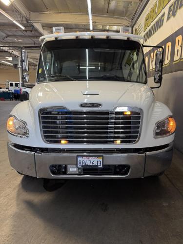 FREIGHTLINER BUSINESS CLASS M2 106