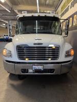 FREIGHTLINER BUSINESS CLASS M2 106