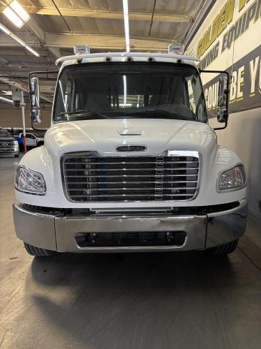 FREIGHTLINER BUSINESS CLASS M2 106