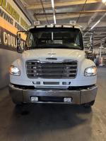 FREIGHTLINER BUSINESS CLASS M2 106 PLUS