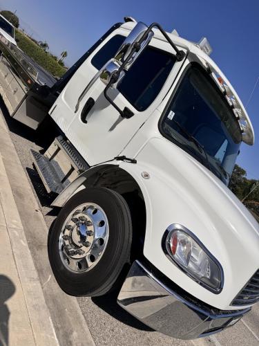FREIGHTLINER BUSINESS CLASS M2 106