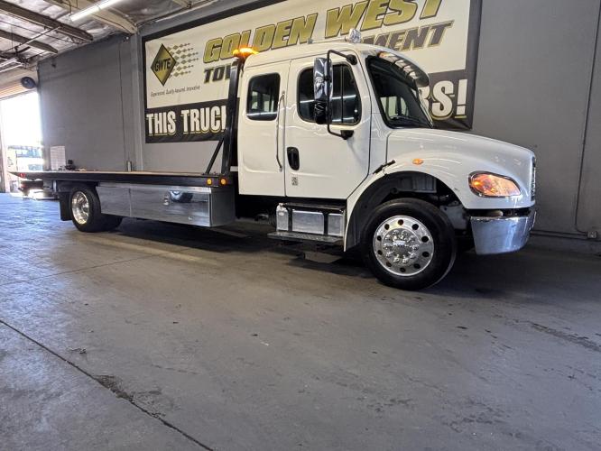 FREIGHTLINER BUSINESS CLASS M2 106