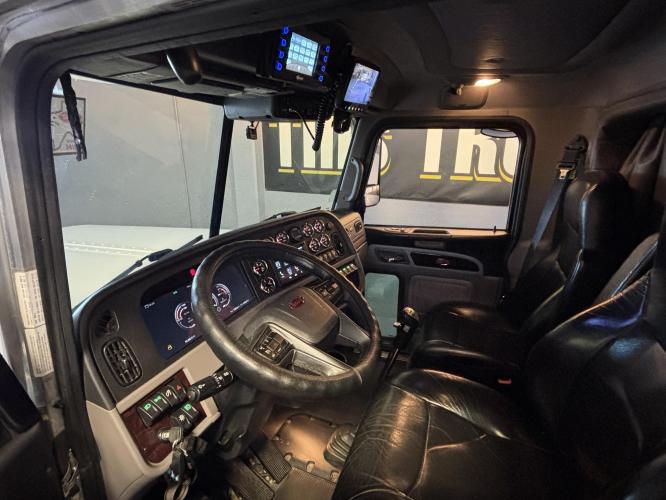 PETERBILT 389