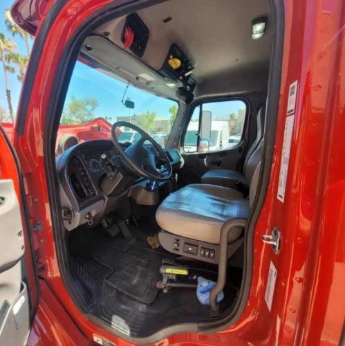 FREIGHTLINER BUSINESS CLASS M2 106