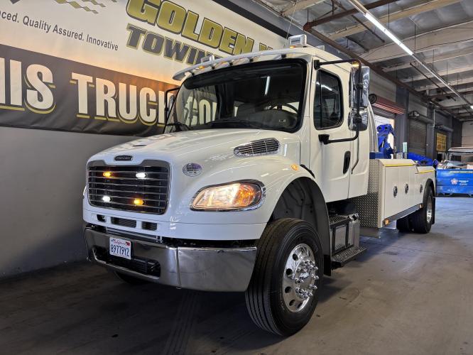 FREIGHTLINER BUSINESS CLASS M2 106