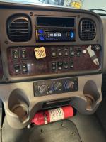 FREIGHTLINER BUSINESS CLASS M2 106