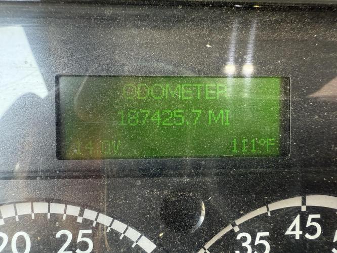 FREIGHTLINER BUSINESS CLASS M2 106