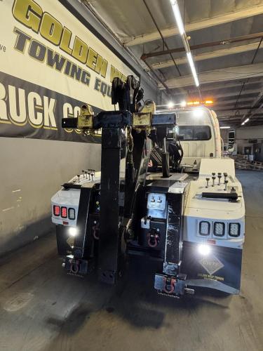 FREIGHTLINER BUSINESS CLASS M2 106