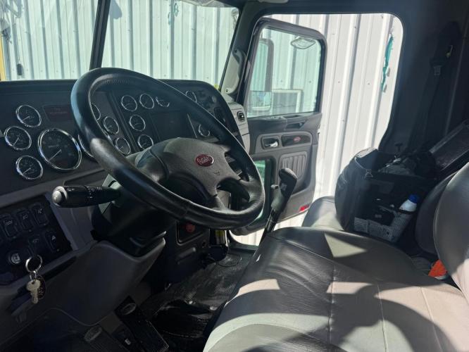 PETERBILT 389