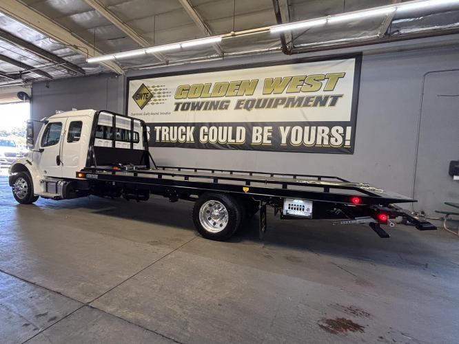 FREIGHTLINER BUSINESS CLASS M2 106
