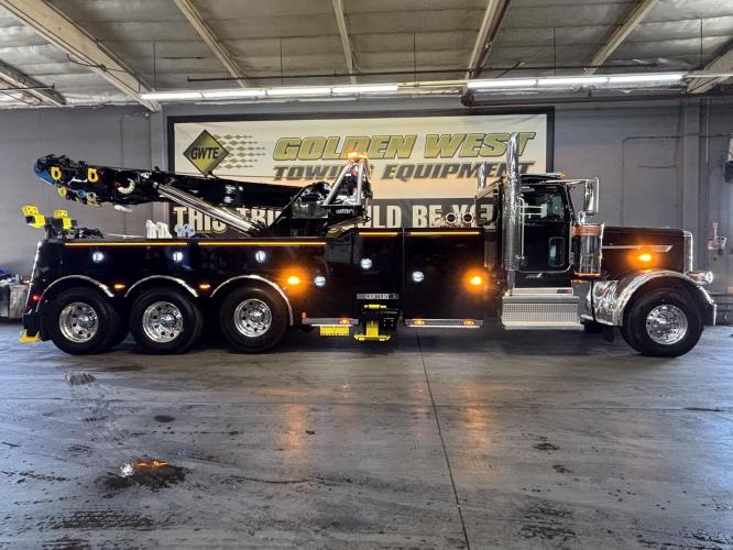 PETERBILT 389