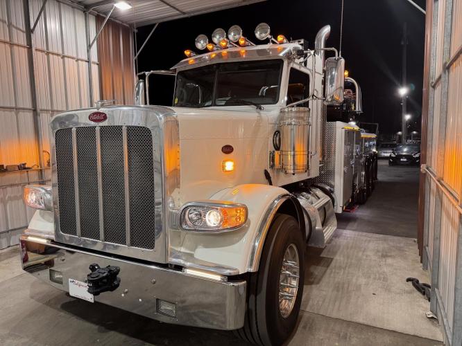 PETERBILT 389