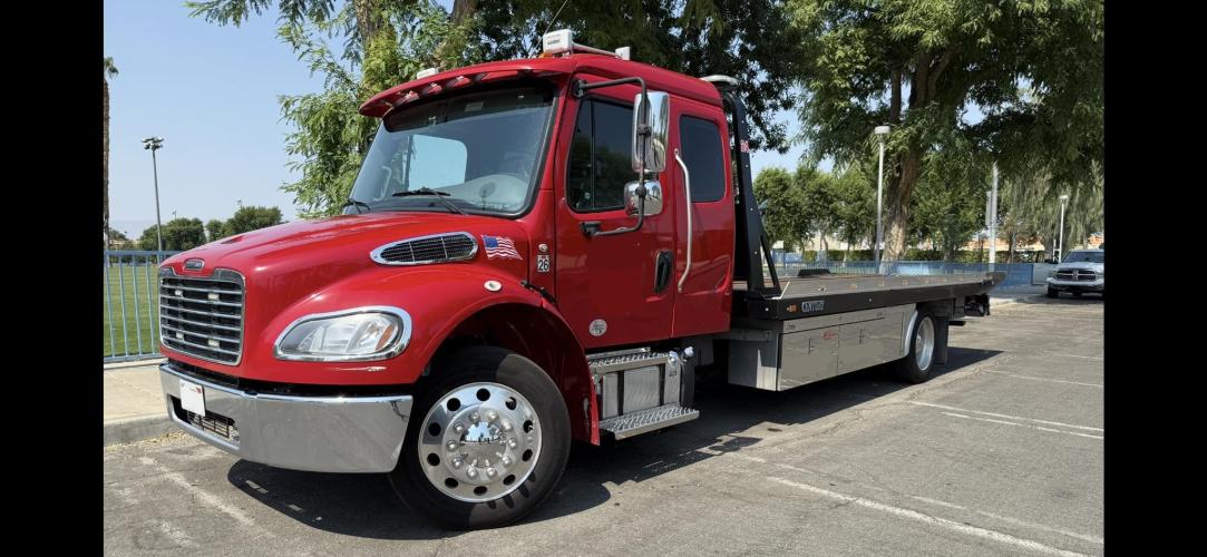 FREIGHTLINER BUSINESS CLASS M2 106