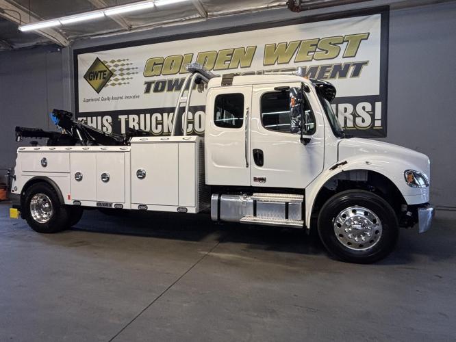 FREIGHTLINER BUSINESS CLASS M2 106 PLUS