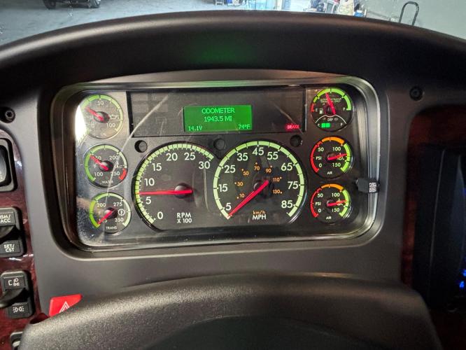 FREIGHTLINER BUSINESS CLASS M2 106
