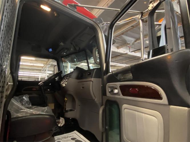 PETERBILT 389