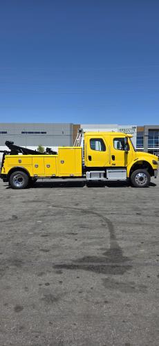 FREIGHTLINER BUSINESS CLASS M2 106 PLUS