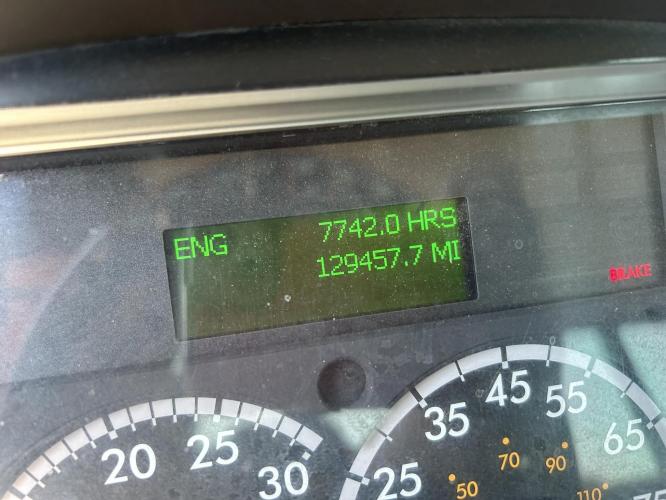 FREIGHTLINER BUSINESS CLASS M2 106