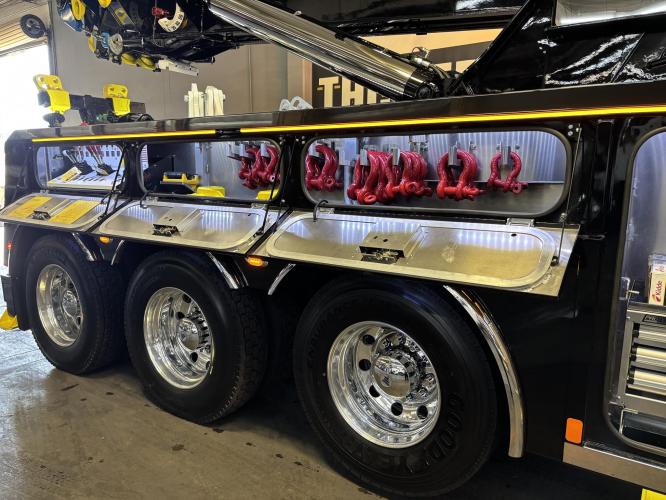 PETERBILT 389