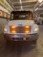 FREIGHTLINER BUSINESS CLASS M2 106