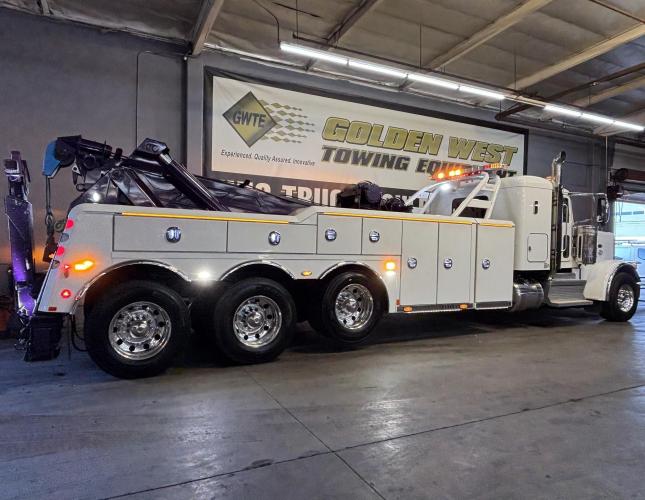 PETERBILT 389