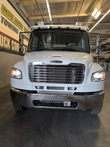 FREIGHTLINER BUSINESS CLASS M2 106