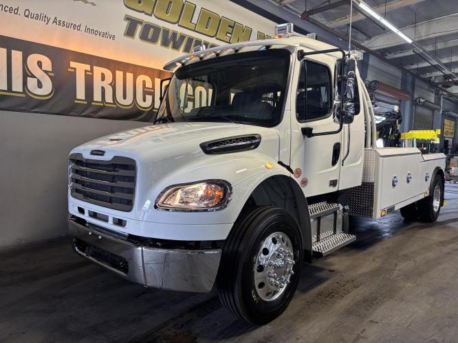 FREIGHTLINER BUSINESS CLASS M2 106 PLUS