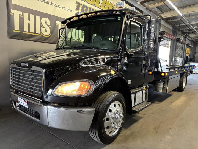 FREIGHTLINER BUSINESS CLASS M2 106