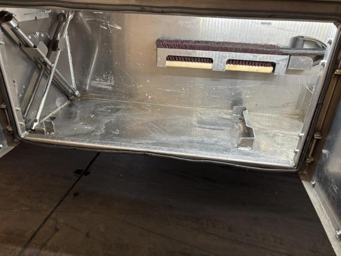 FREIGHTLINER BUSINESS CLASS M2 106