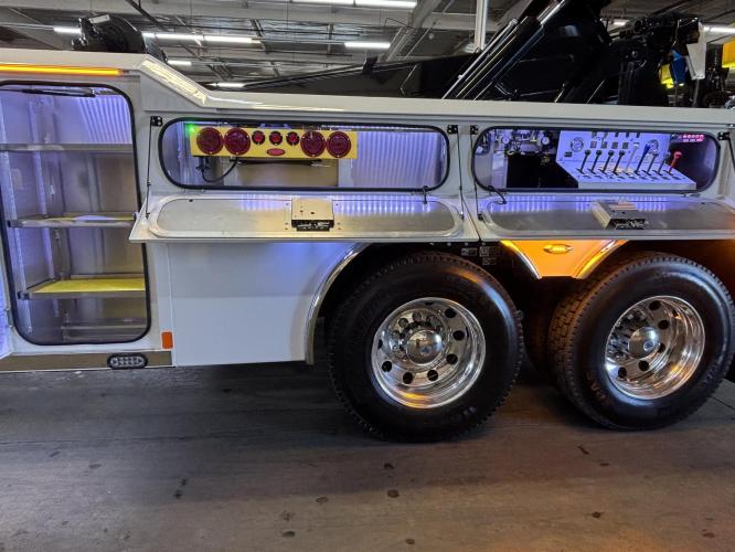 PETERBILT 567