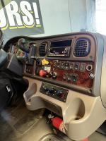 FREIGHTLINER BUSINESS CLASS M2 106