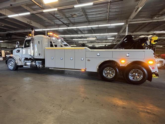 PETERBILT 567