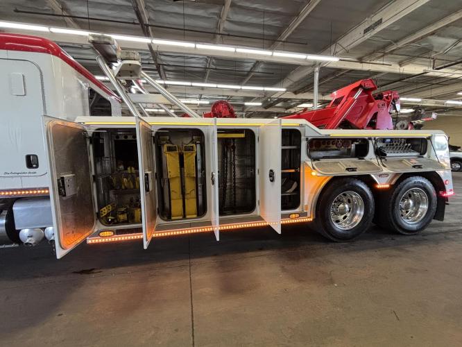PETERBILT 389