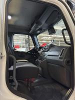 FREIGHTLINER BUSINESS CLASS M2 106