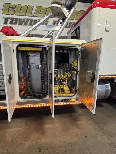 PETERBILT 389