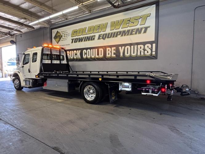 FREIGHTLINER BUSINESS CLASS M2 106