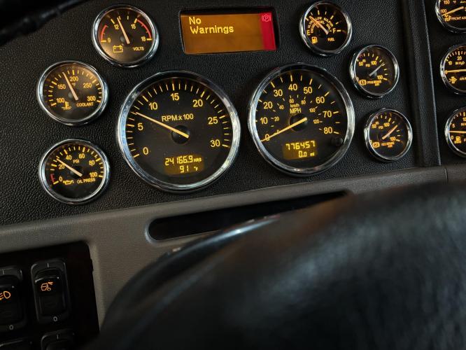 PETERBILT 389