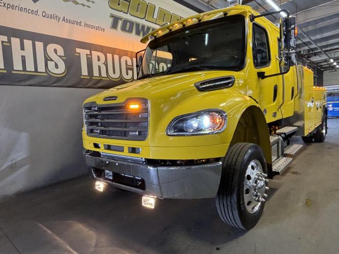 FREIGHTLINER BUSINESS CLASS M2 106 PLUS