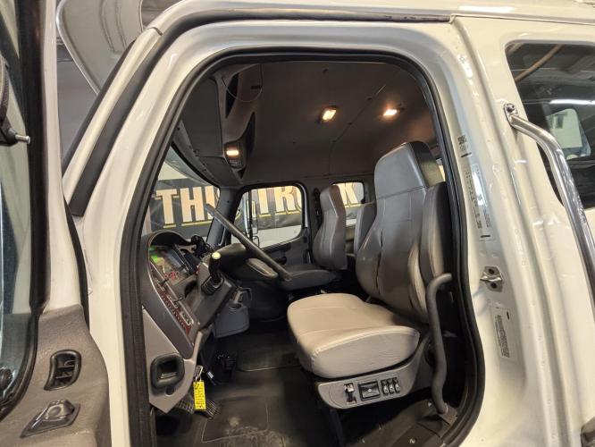 FREIGHTLINER BUSINESS CLASS M2 106