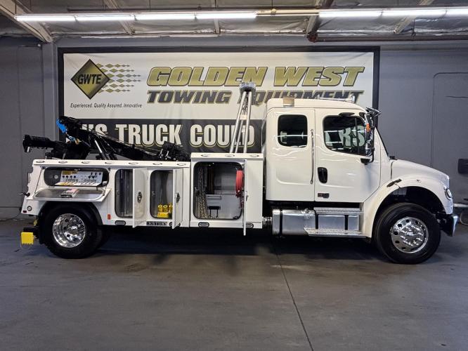 FREIGHTLINER BUSINESS CLASS M2 106 PLUS